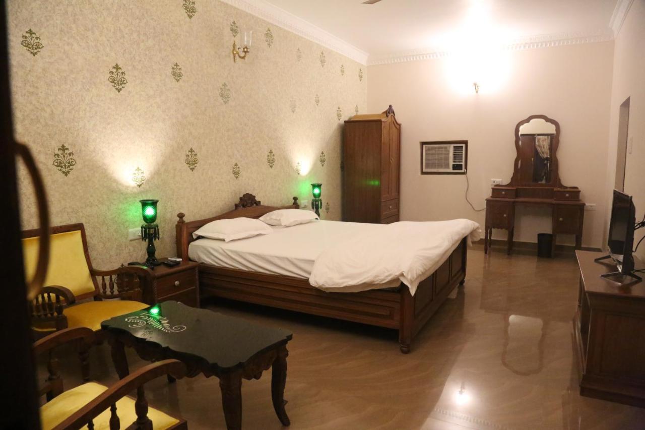 Vijaigarh Kothi - Heritage Boutique Varanasi Exterior foto
